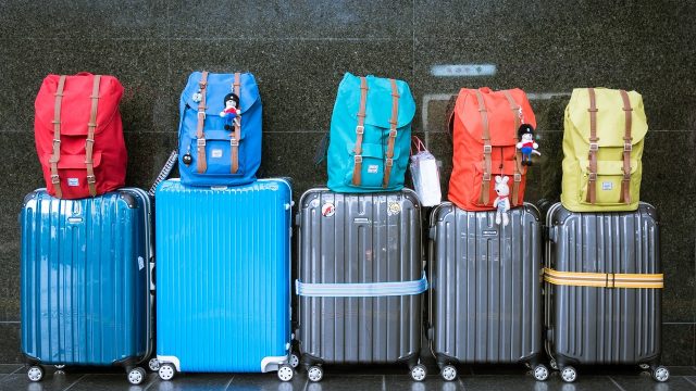 スーツケースと手荷物